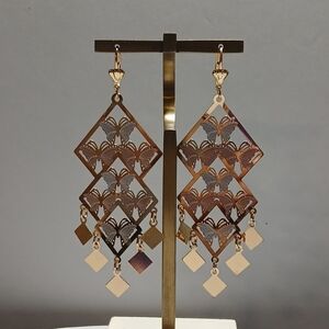 Butterfly  Earrings  Gold Layered Three Tones NWOT(ORO LAMINADO)